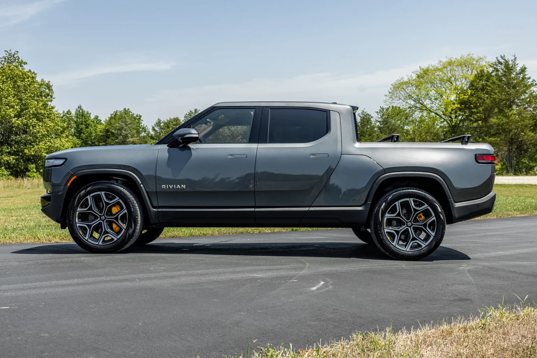 2022 Rivian R1T - Image 4 of 31