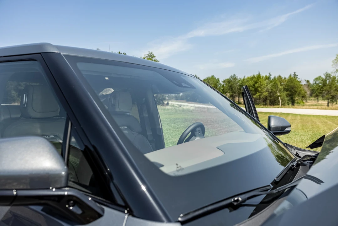 2022 Rivian R1T - Image 27 of 31