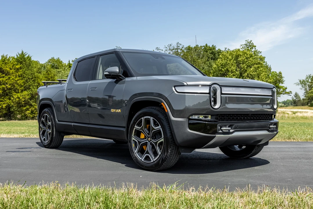 2022 Rivian R1T - Image 9 of 31