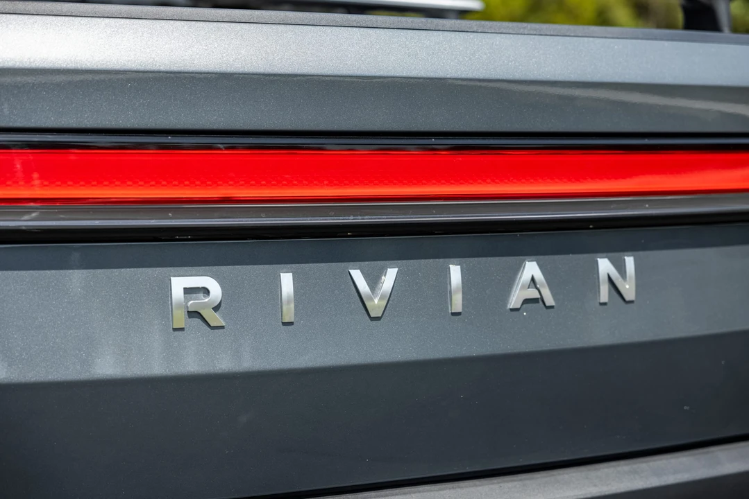 2022 Rivian R1T - Image 24 of 31