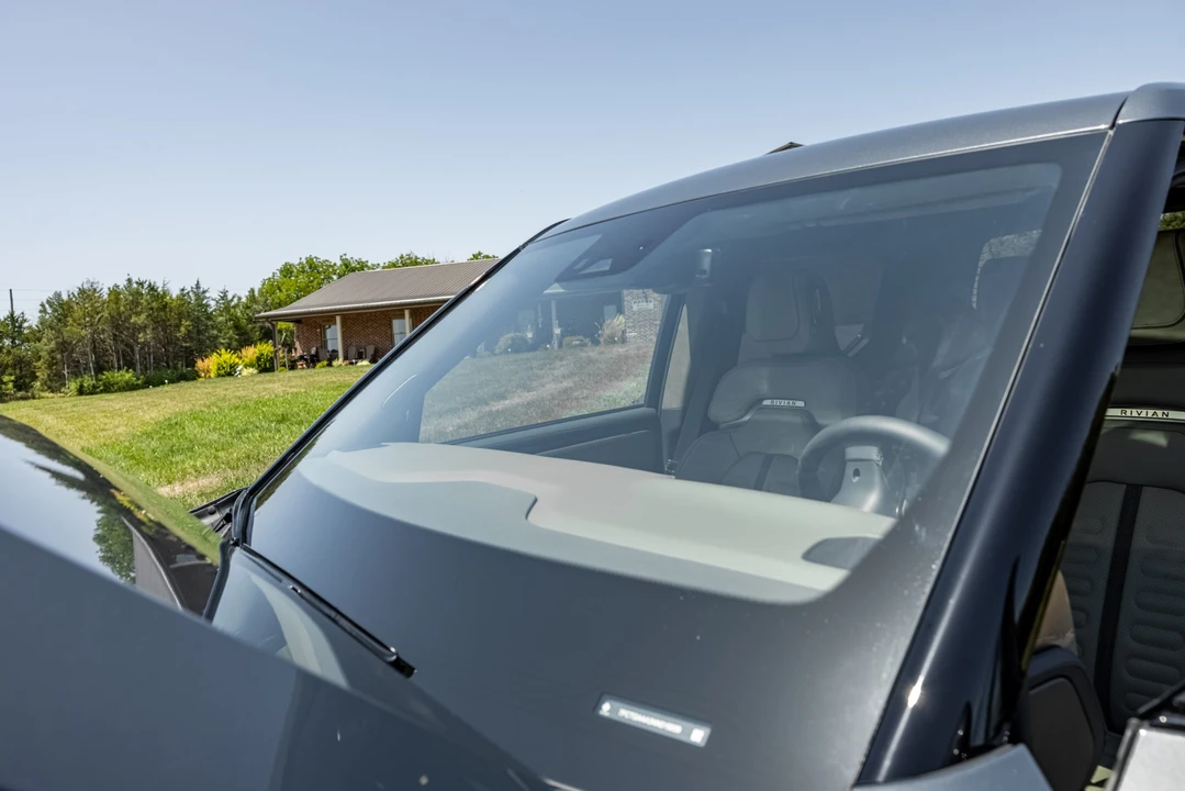 2022 Rivian R1T - Image 14 of 31