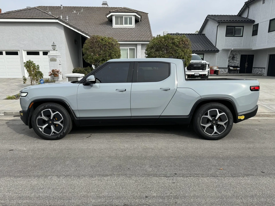 2022 Rivian R1T - Image 15 of 31