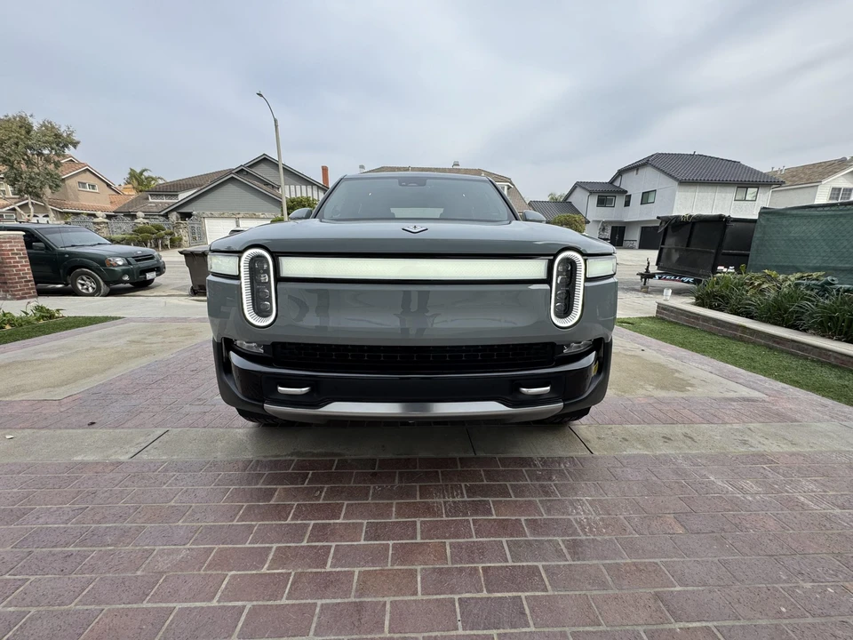 2022 Rivian R1T - Image 4 of 31