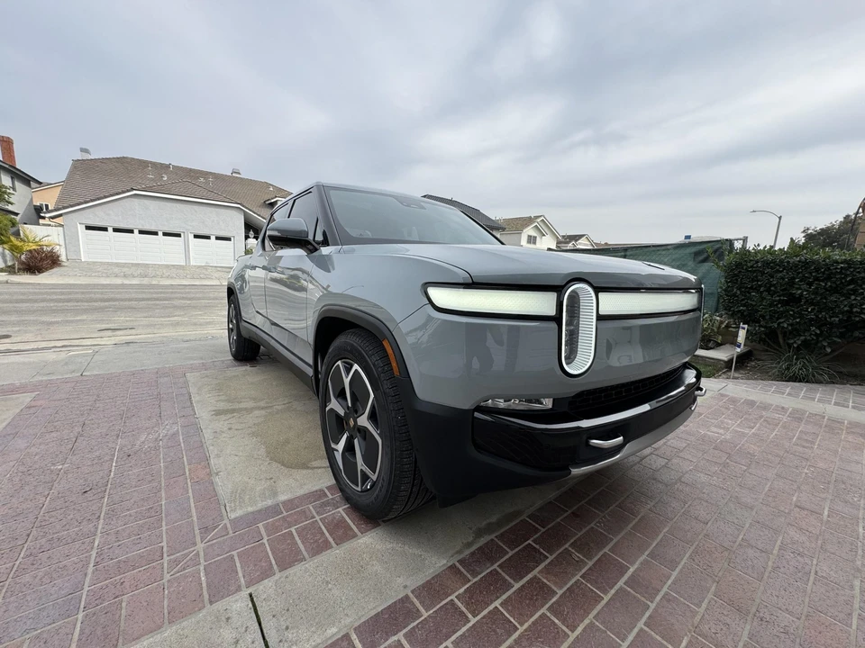 2022 Rivian R1T - Image 5 of 31