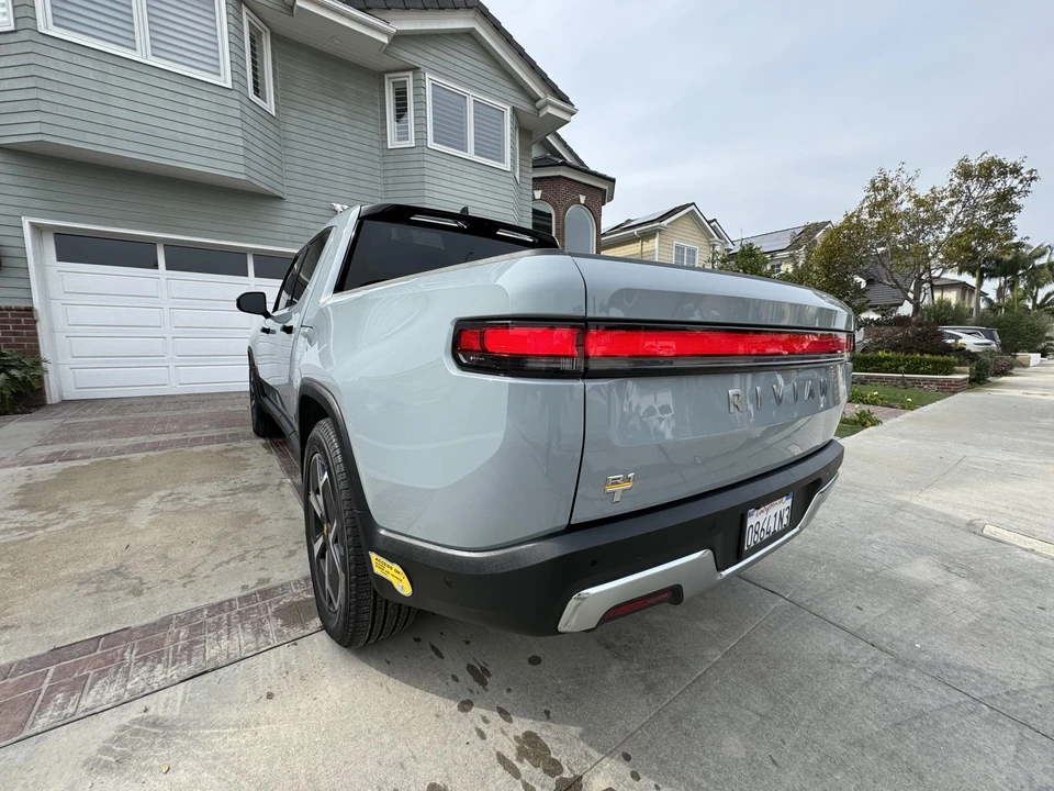 2022 Rivian R1T - Image 12 of 31
