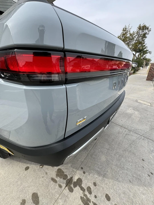 2022 Rivian R1T - Image 30 of 31