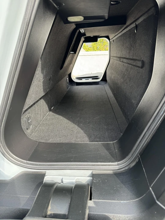 2022 Rivian R1T - Image 27 of 31