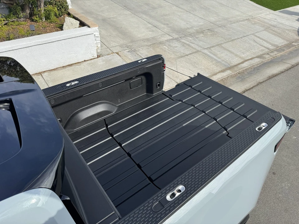 2022 Rivian R1T - Image 23 of 31
