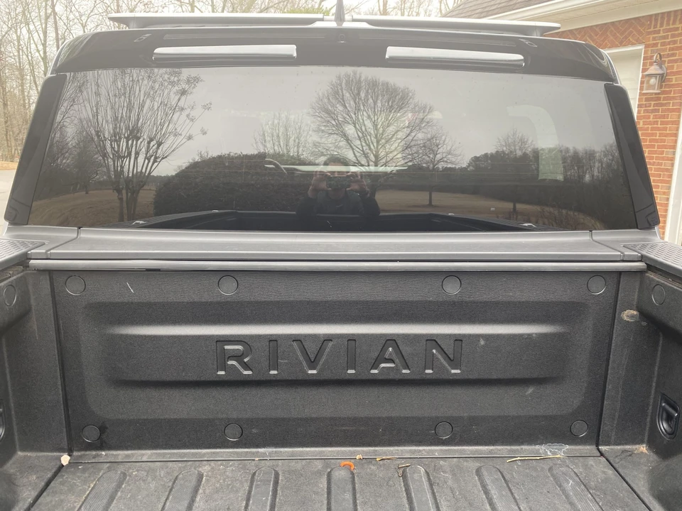 2022 Rivian R1T - Image 23 of 31
