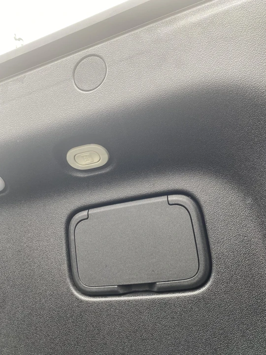 2022 Rivian R1T - Image 29 of 31