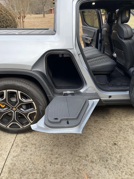 2022 Rivian R1T - Image 17 of 31