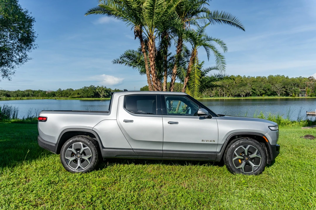 2022 Rivian R1T - Image 5 of 31