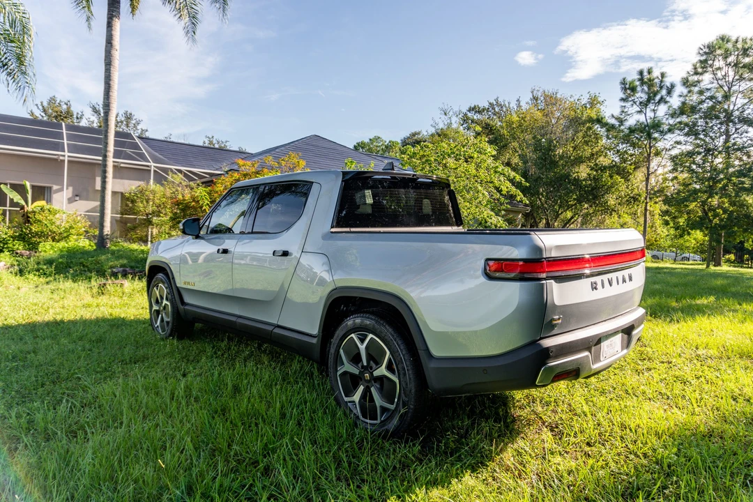 2022 Rivian R1T - Image 9 of 31