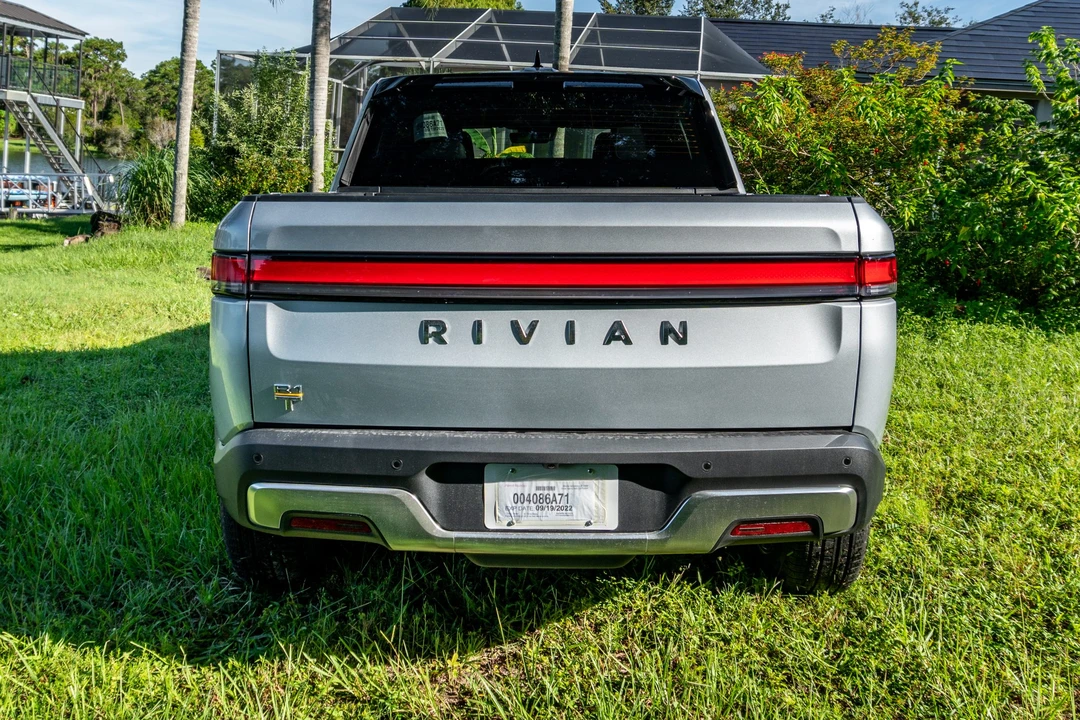 2022 Rivian R1T - Image 8 of 31