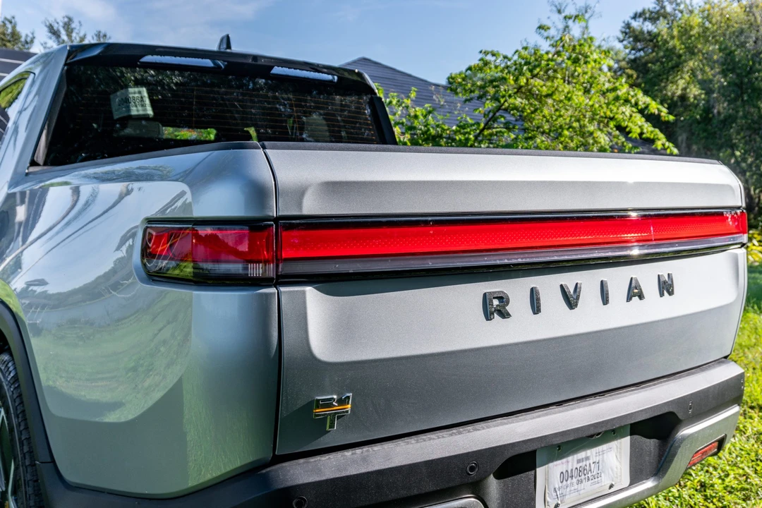 2022 Rivian R1T - Image 16 of 31