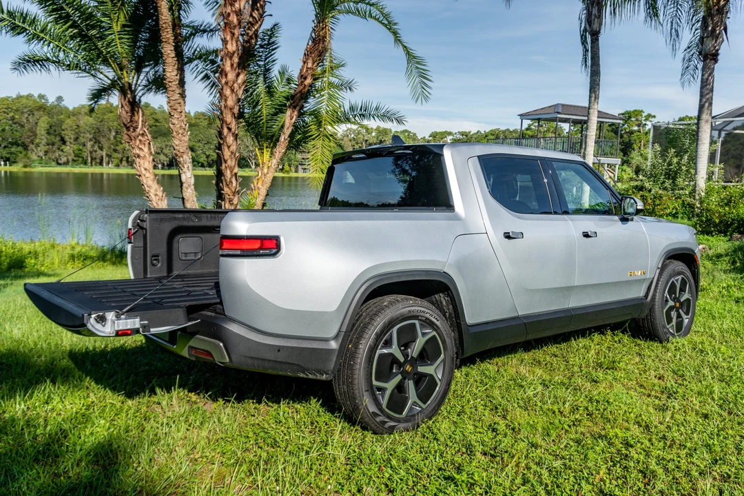 2022 Rivian R1T - Image 6 of 31