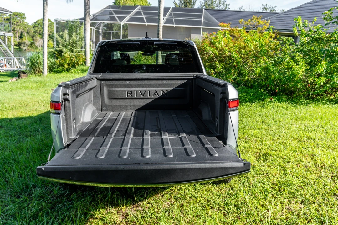 2022 Rivian R1T - Image 12 of 31