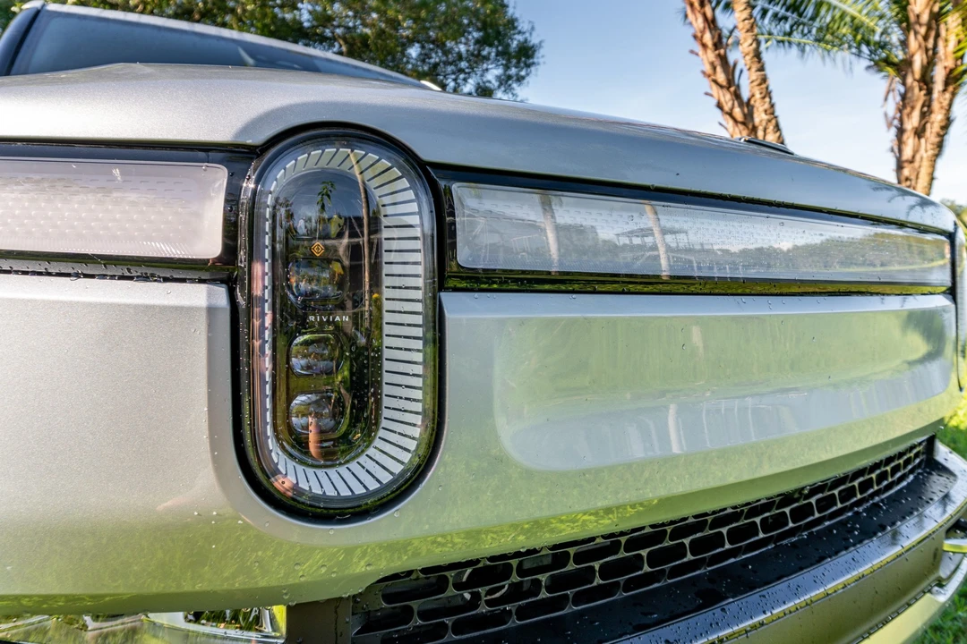 2022 Rivian R1T - Image 14 of 31