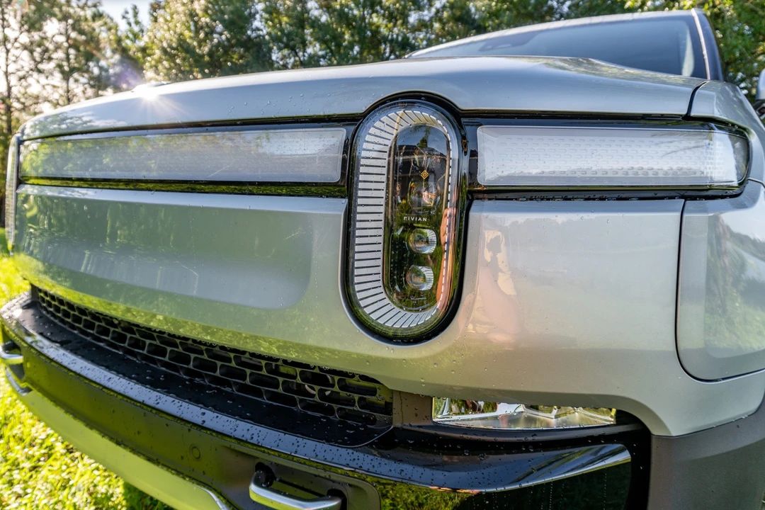 2022 Rivian R1T - Image 15 of 31