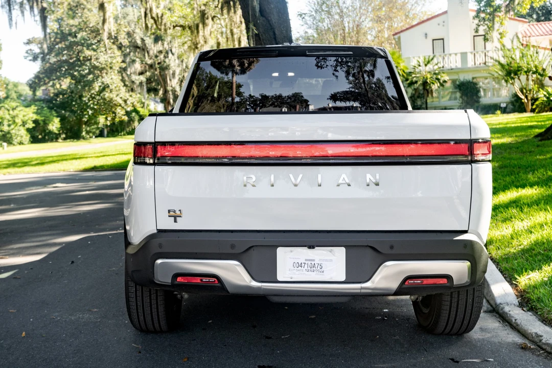 2022 Rivian R1T - Image 7 of 31