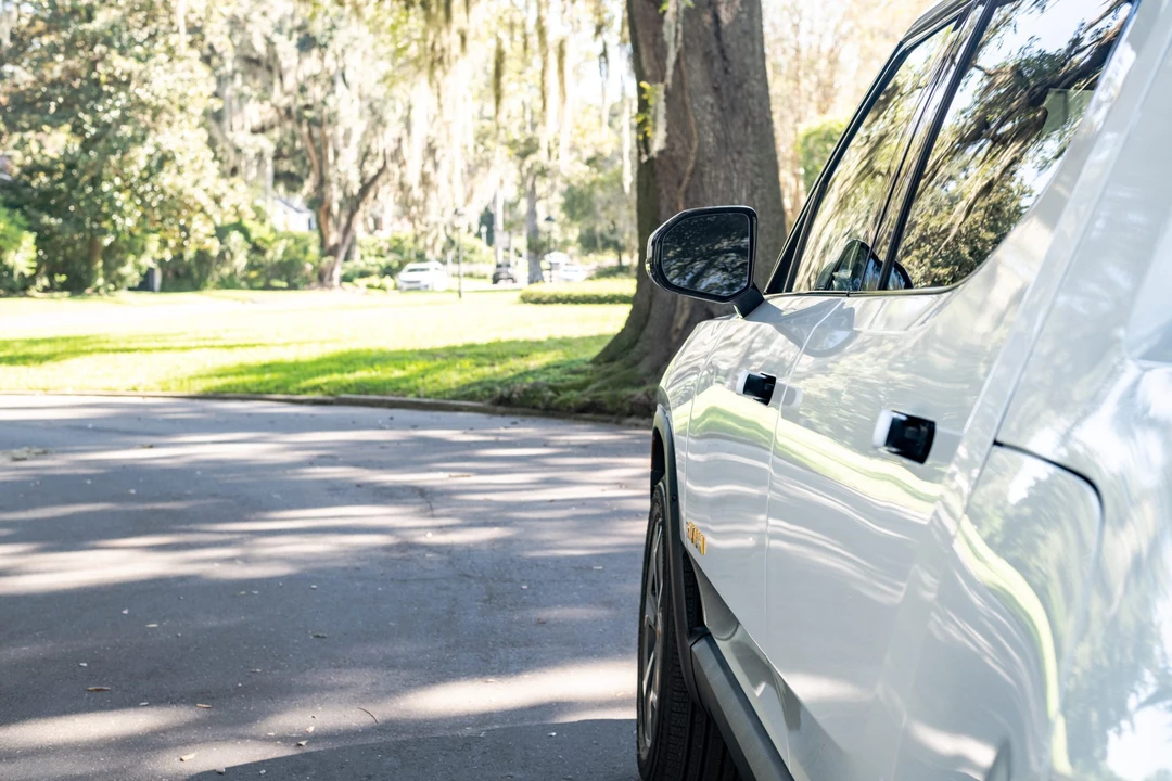 2022 Rivian R1T - Image 13 of 31