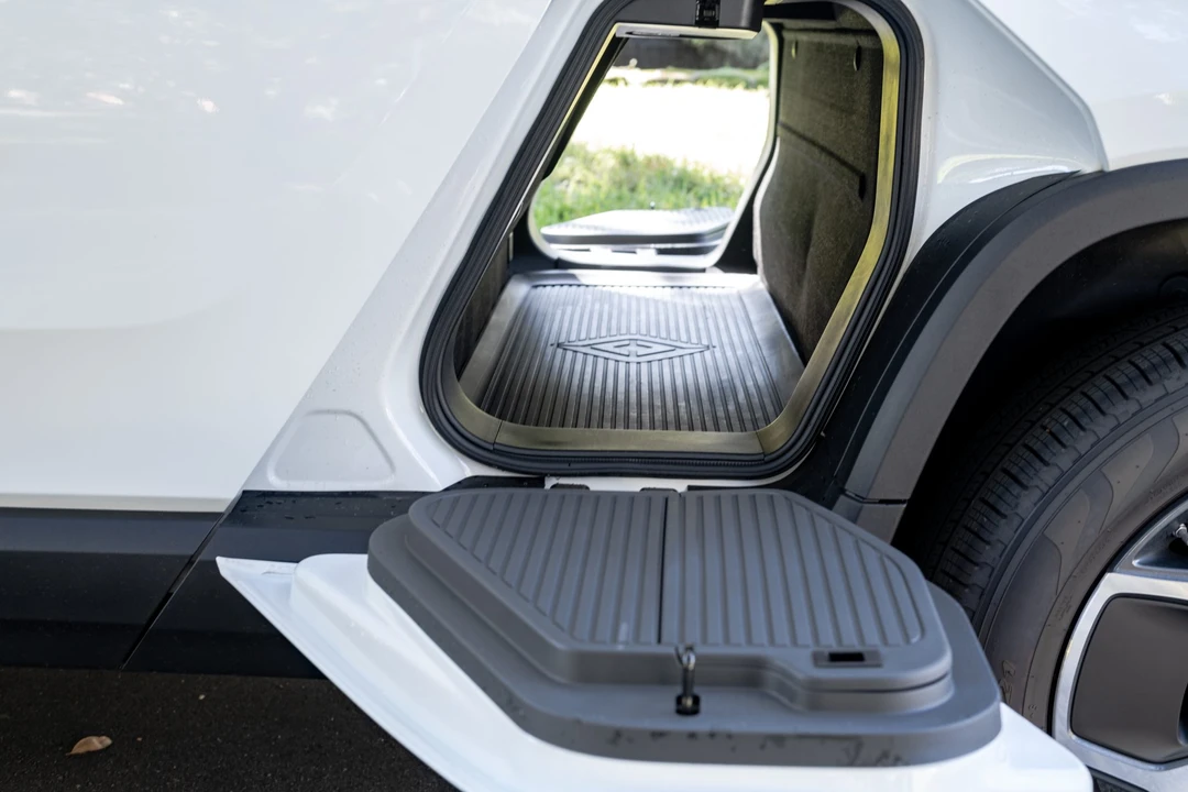 2022 Rivian R1T - Image 18 of 31