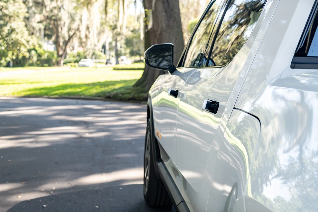 2022 Rivian R1T - Image 10 of 31