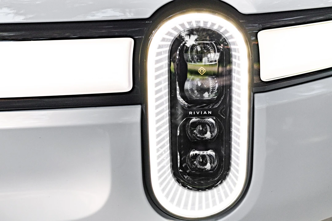 2022 Rivian R1T - Image 29 of 31
