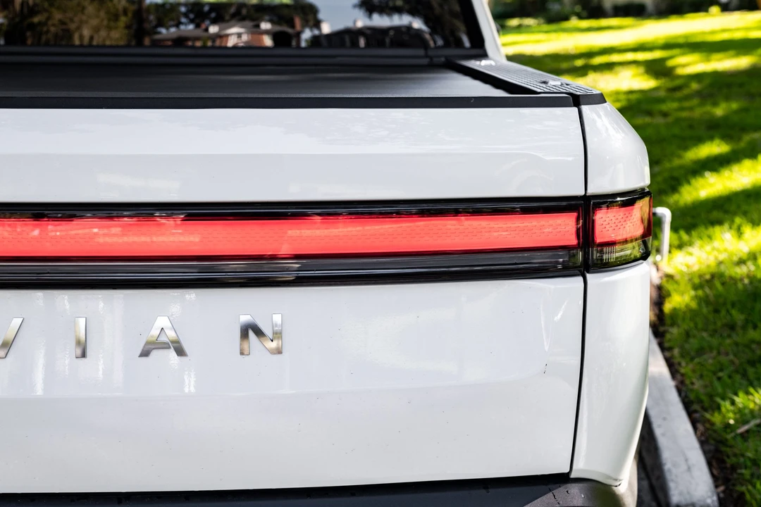 2022 Rivian R1T - Image 27 of 31