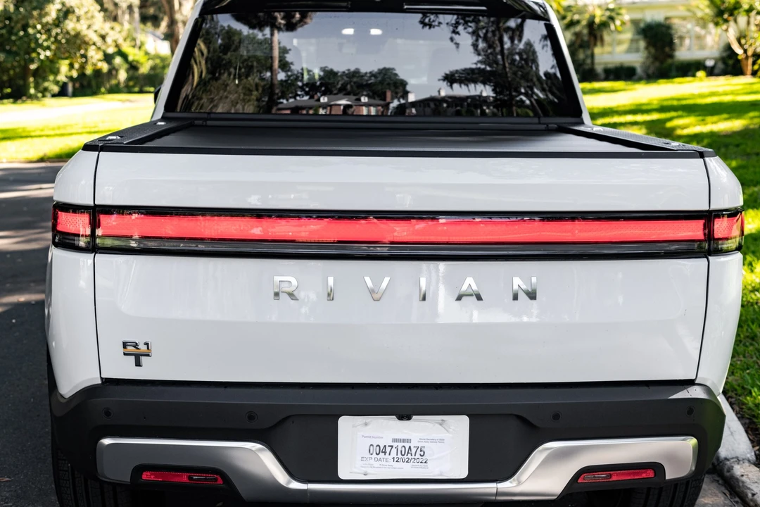 2022 Rivian R1T - Image 26 of 31
