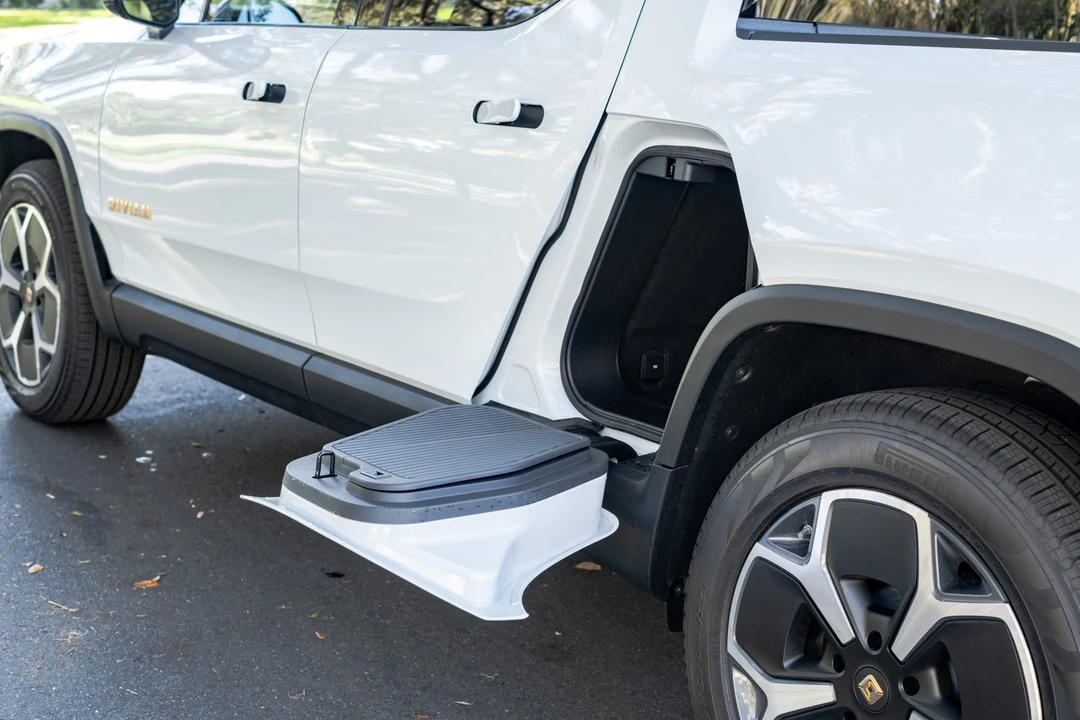 2022 Rivian R1T - Image 14 of 31