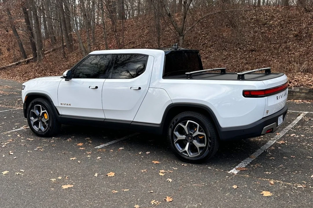 2022 Rivian R1T - Image 11 of 31