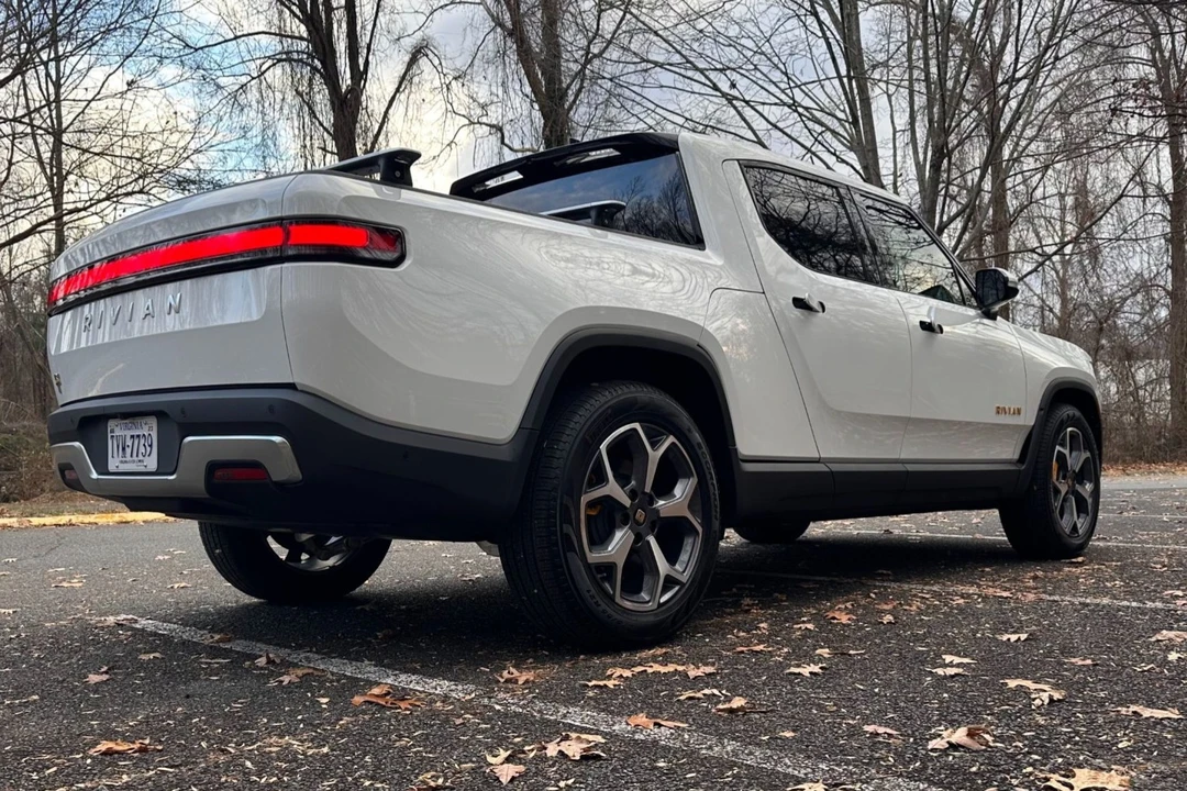 2022 Rivian R1T - Image 8 of 31