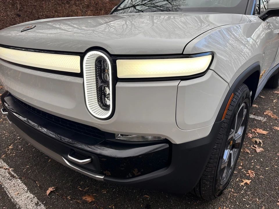2022 Rivian R1T - Image 24 of 31