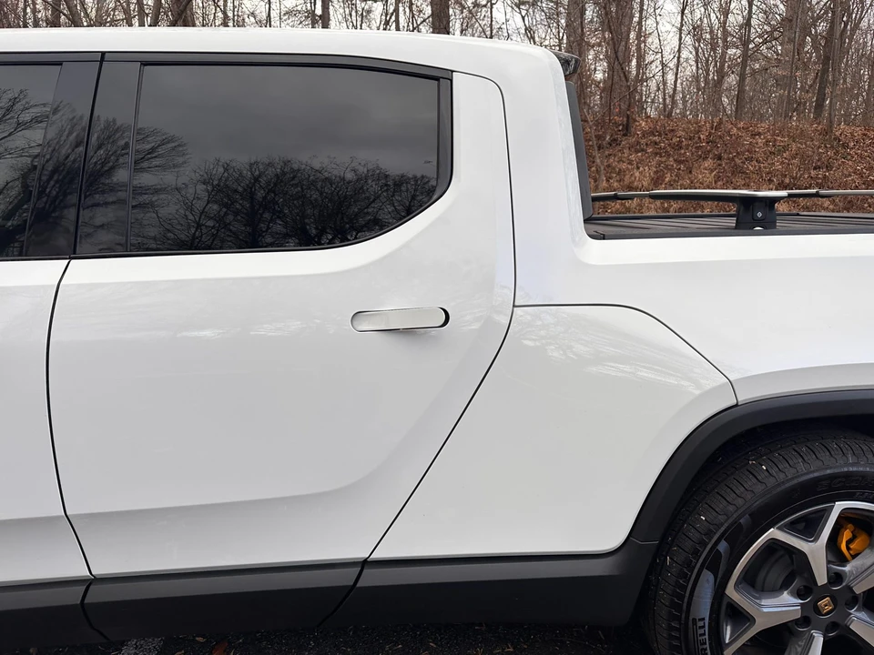 2022 Rivian R1T - Image 17 of 31