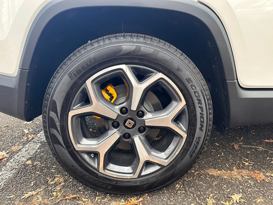 2022 Rivian R1T - Image 30 of 31