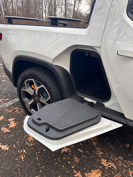 2022 Rivian R1T - Image 12 of 31