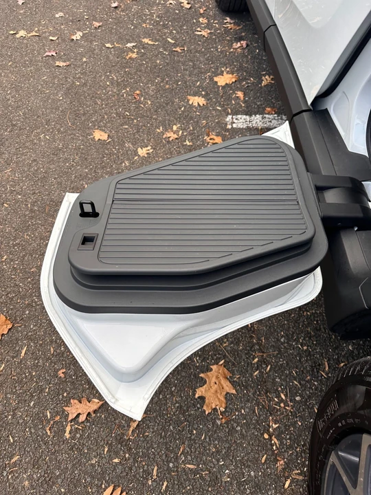 2022 Rivian R1T - Image 18 of 31