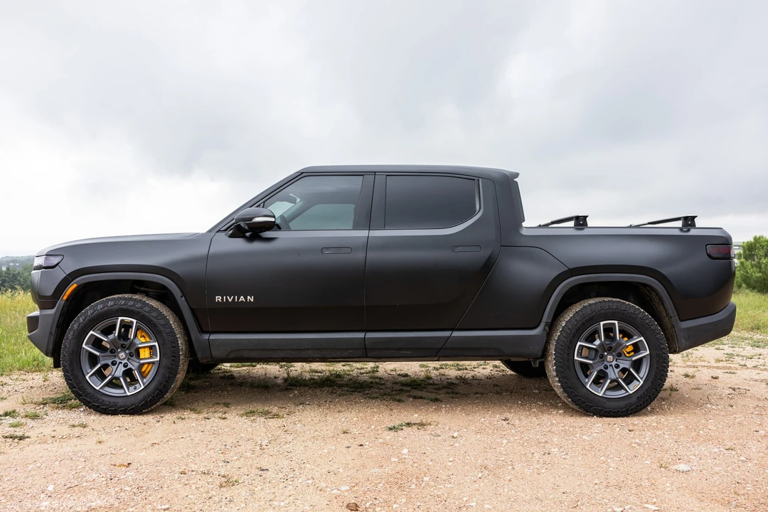2022 Rivian R1T - Image 9 of 31