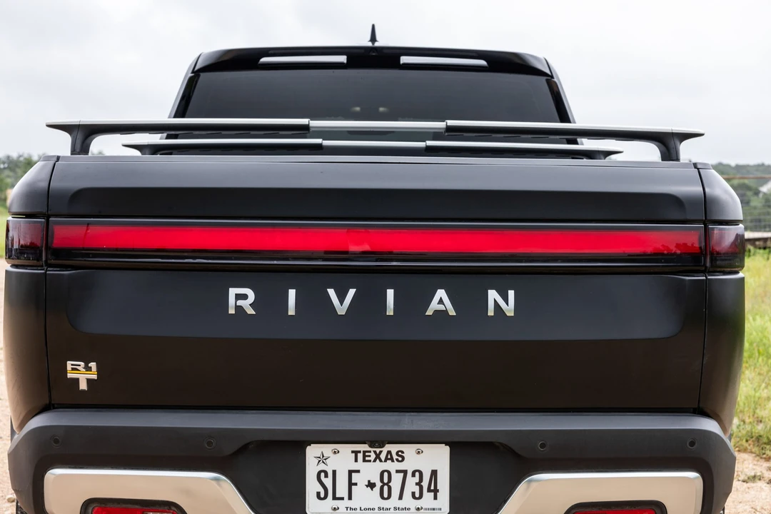 2022 Rivian R1T - Image 11 of 31