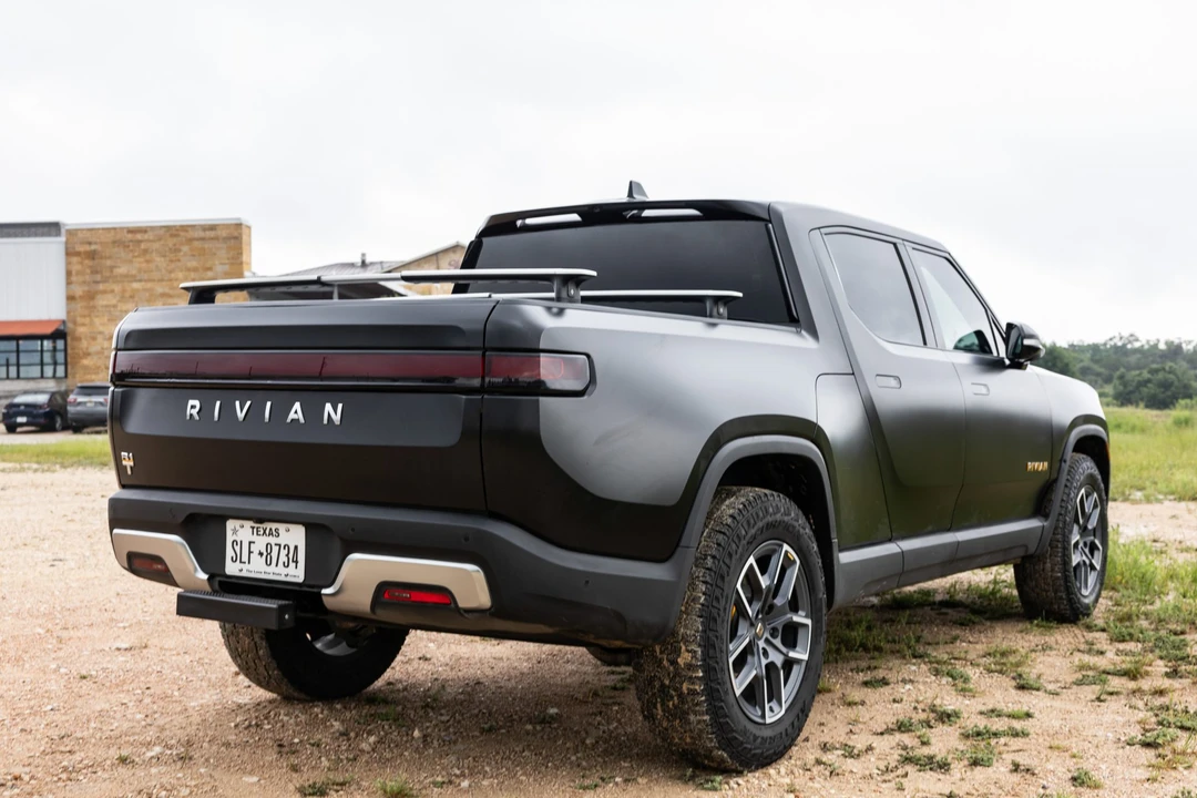 2022 Rivian R1T - Image 6 of 31