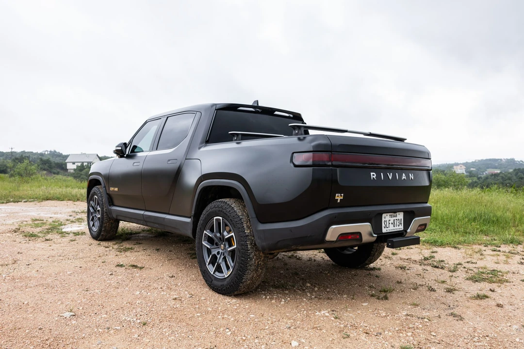 2022 Rivian R1T - Image 8 of 31