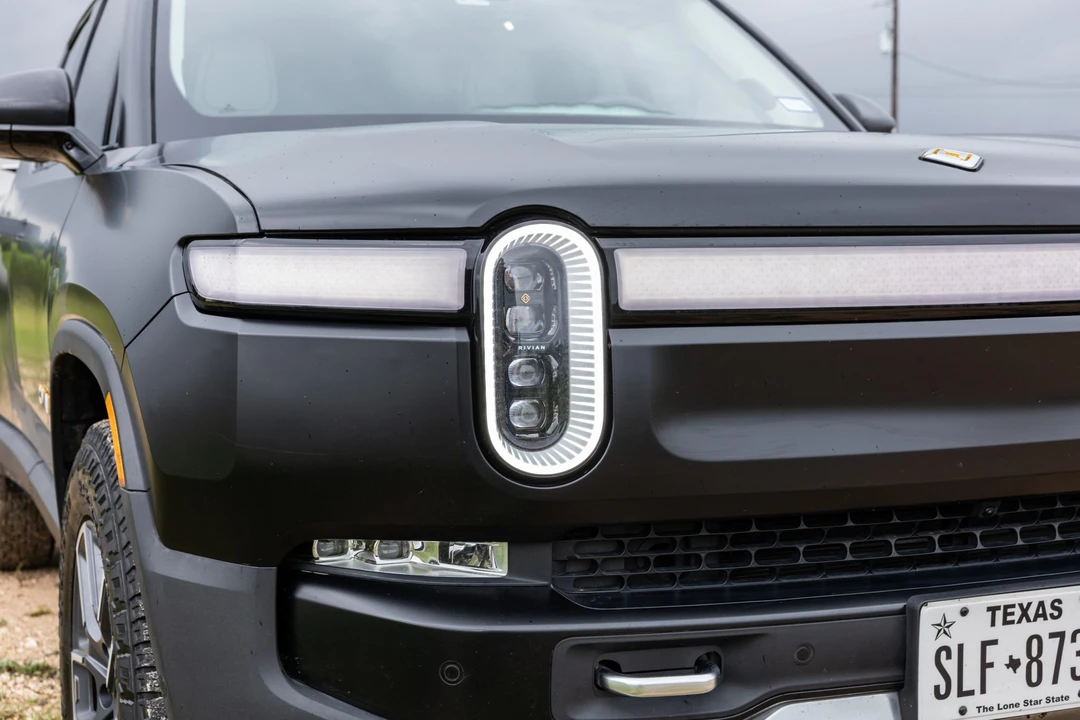 2022 Rivian R1T - Image 12 of 31