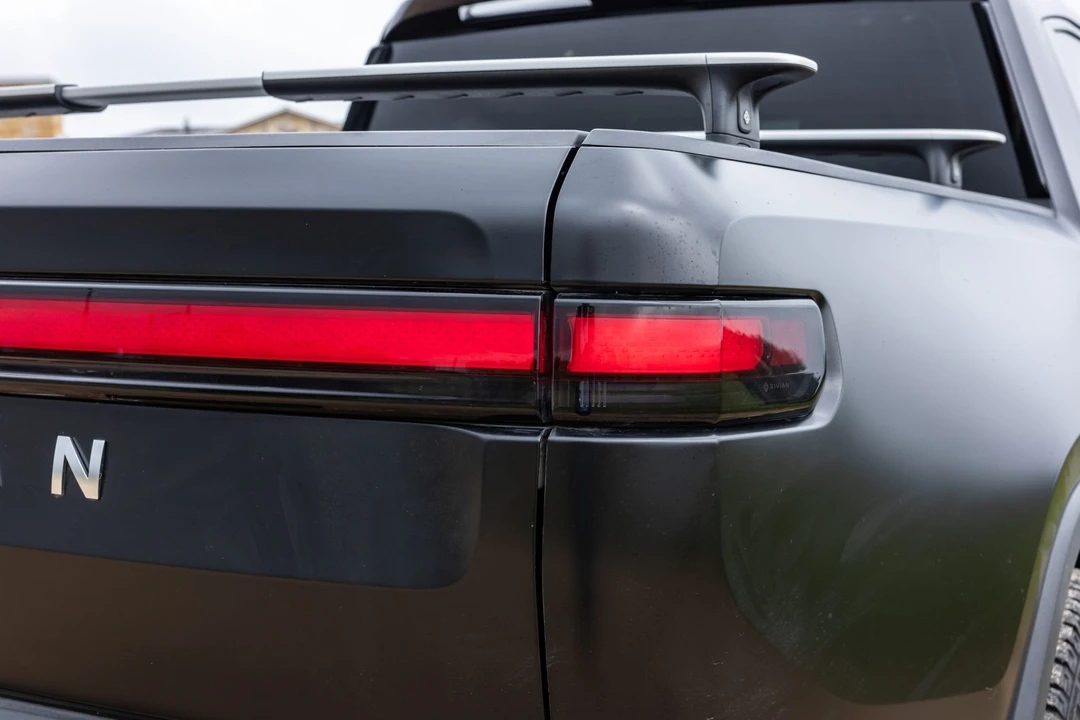 2022 Rivian R1T - Image 15 of 31