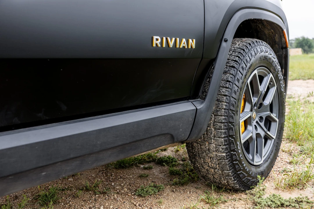2022 Rivian R1T - Image 31 of 31