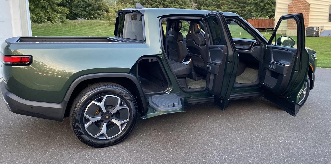 2022 Rivian R1T - Image 27 of 31