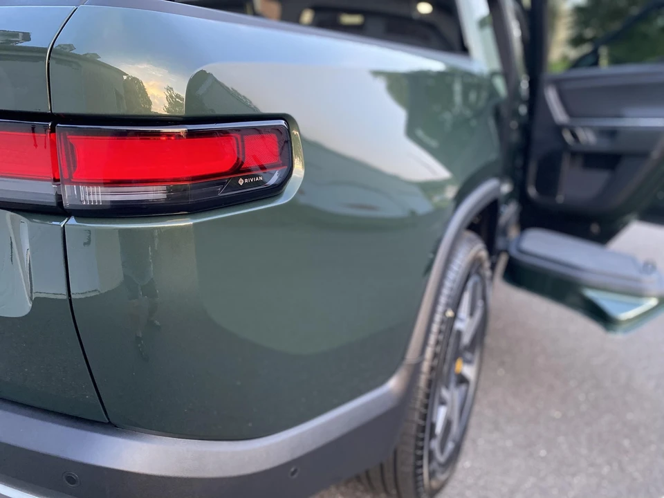 2022 Rivian R1T - Image 26 of 31