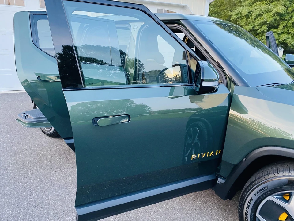 2022 Rivian R1T - Image 31 of 31