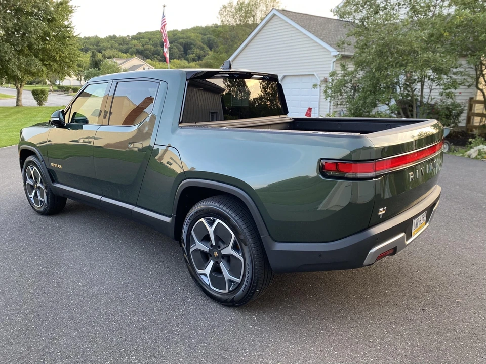 2022 Rivian R1T - Image 12 of 31