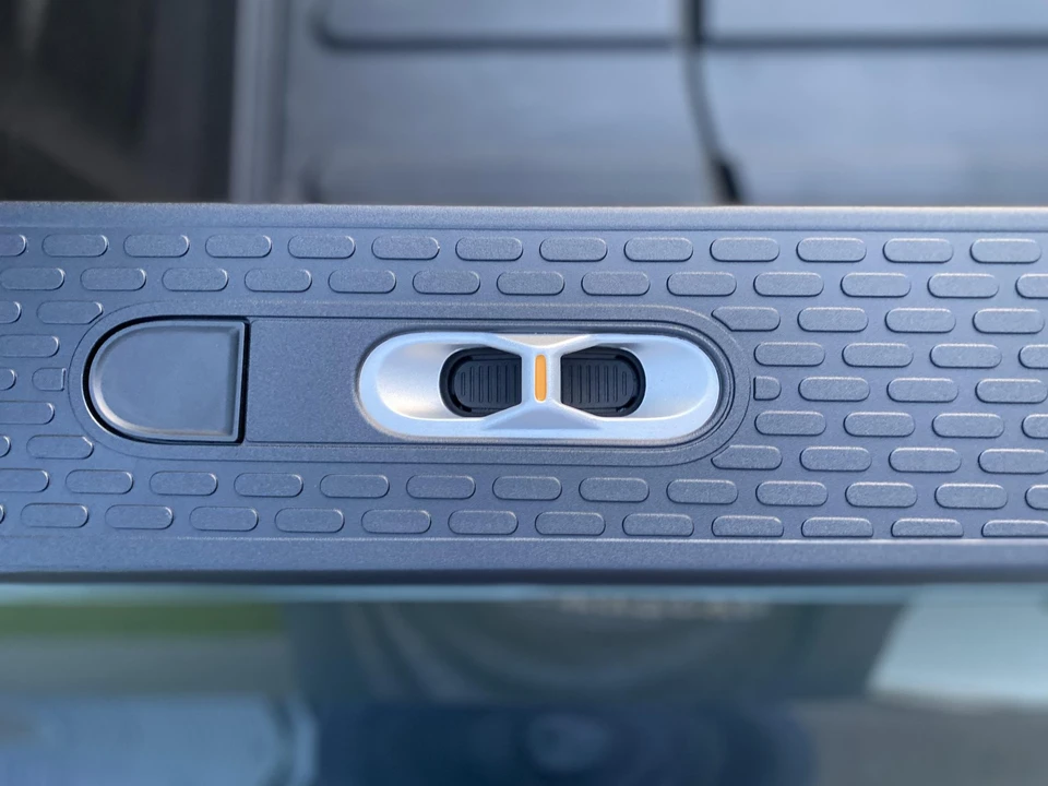 2022 Rivian R1T - Image 11 of 31
